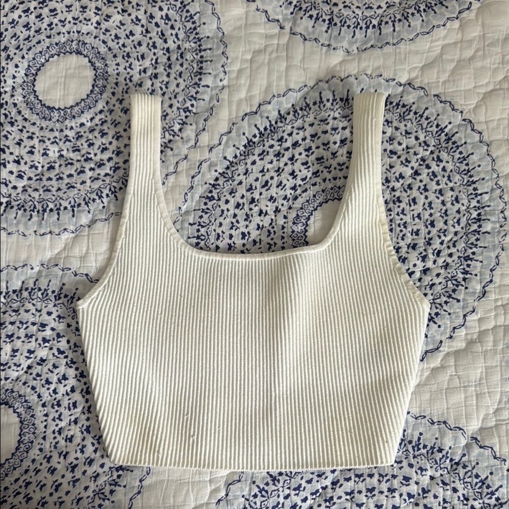 Babaton Cream Ribbed Sleeveless Crop Tank Top